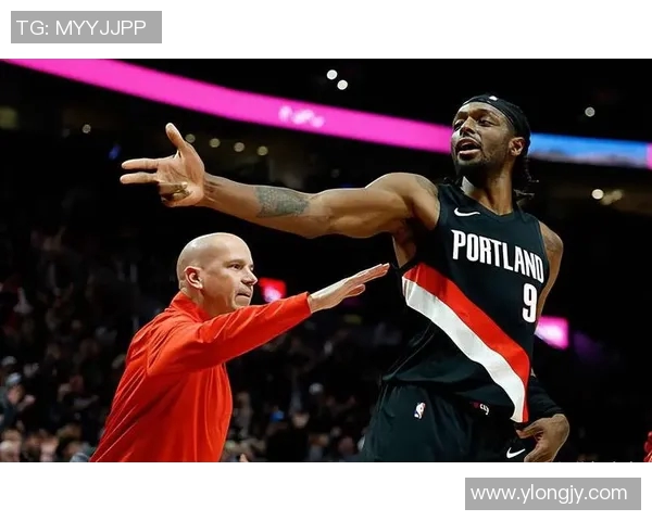 杰拉米格兰特的崛起之路:从潜力新星到NBA明星的蜕变历程 杰拉米格兰特的崛起之路:从潜力新星到NBA明星的蜕变历程